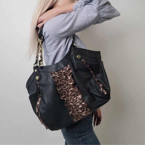 Betsey Johnson Black Shoulder Bag with Gold Hardware - Picture 12 of 16